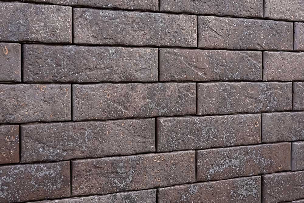 Кирпич Тайга Графит Скала 0,7НФ - облицовочный, графитовый